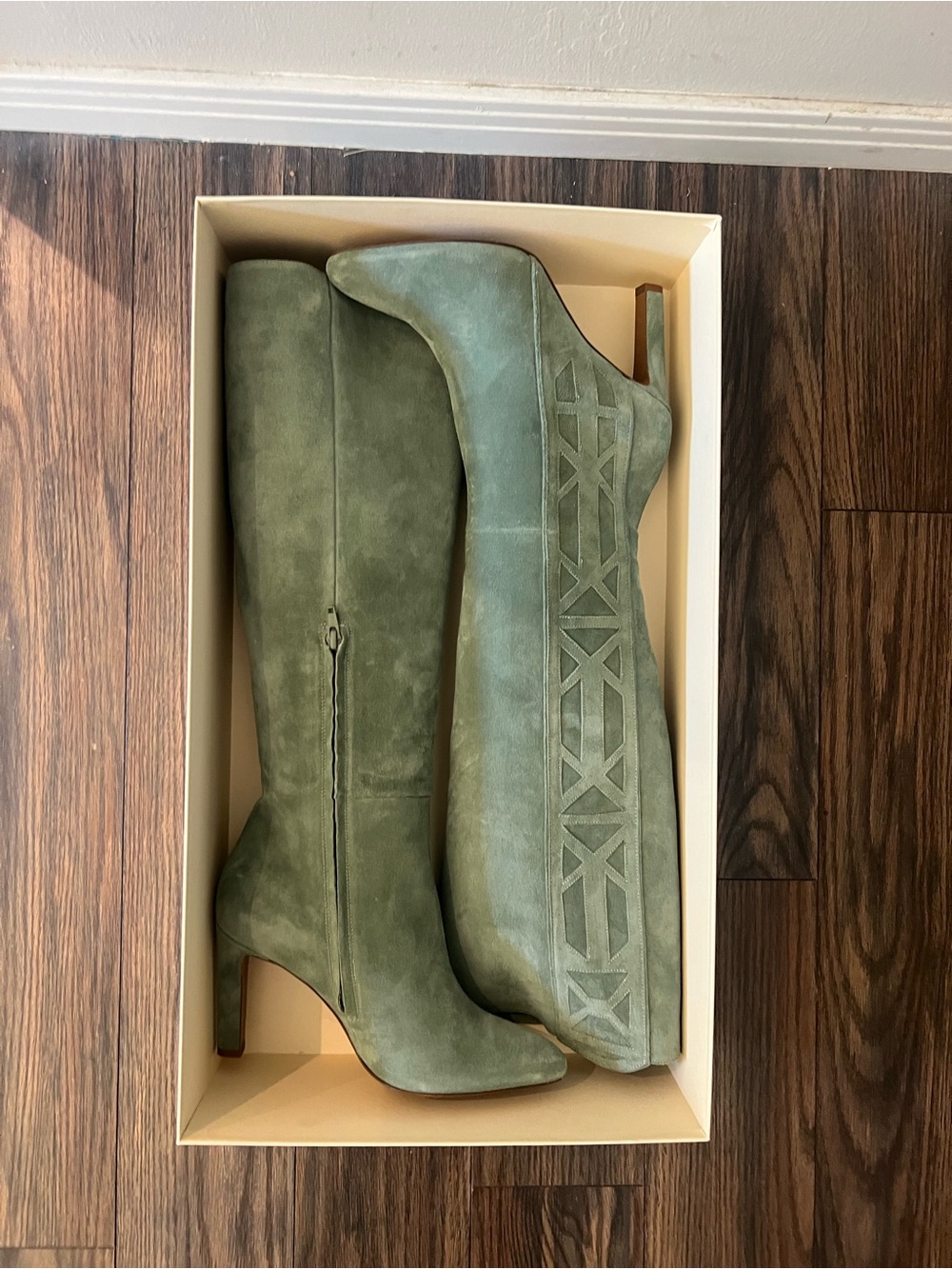 NWB Sezane Louisa Suede Boots in Vert D’eau (Size 8/8.5) - Picture 2 of 8